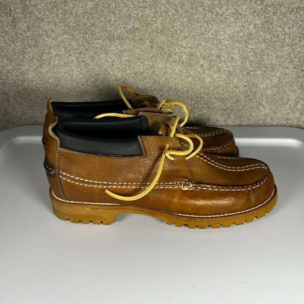 Vintage hand made brown leather chukka boots with lug sole Size 8